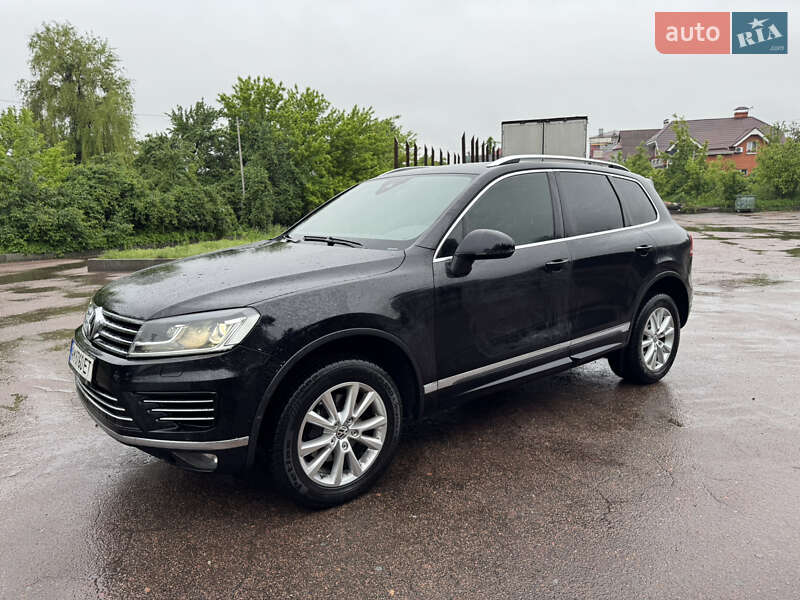 Позашляховик / Кросовер Volkswagen Touareg 2015 в Житомирі