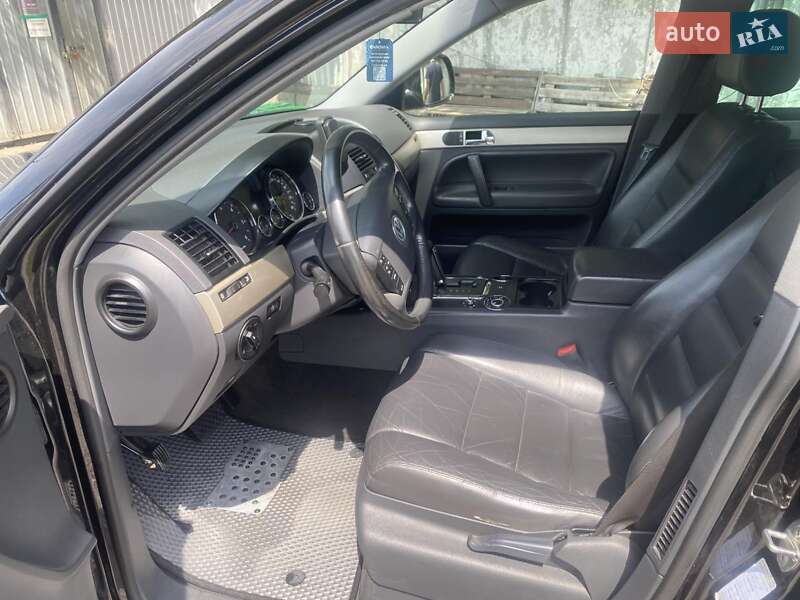 Позашляховик / Кросовер Volkswagen Touareg 2009 в Чернігові