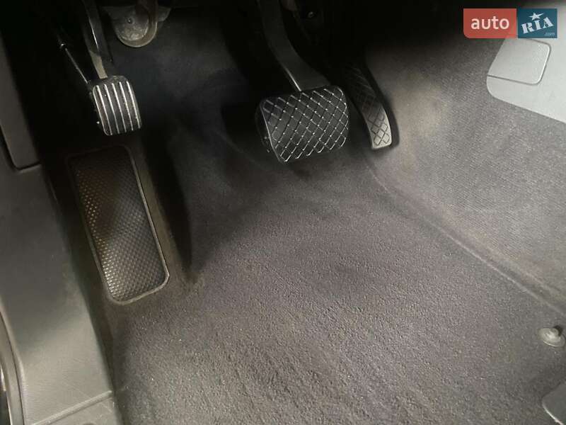 Позашляховик / Кросовер Volkswagen Touareg 2009 в Чернігові