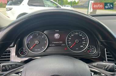 Внедорожник / Кроссовер Volkswagen Touareg 2017 в 