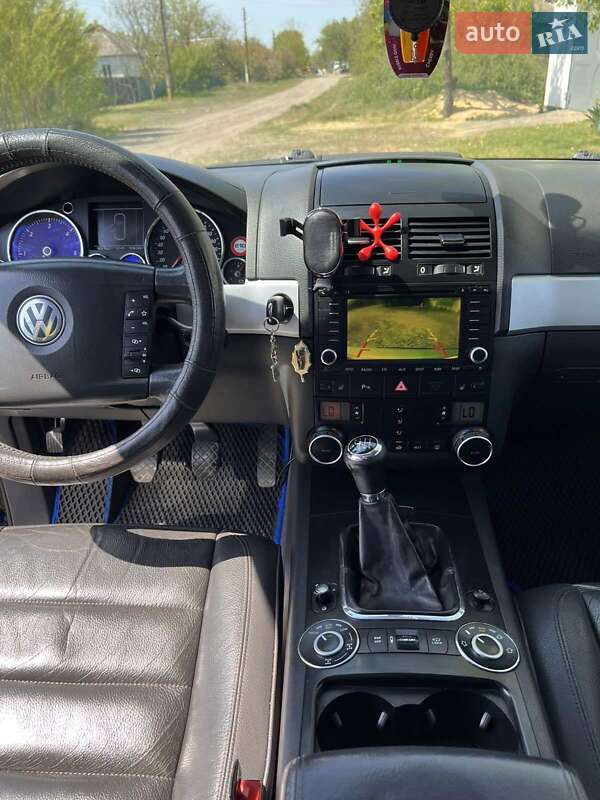 Позашляховик / Кросовер Volkswagen Touareg 2006 в Харкові