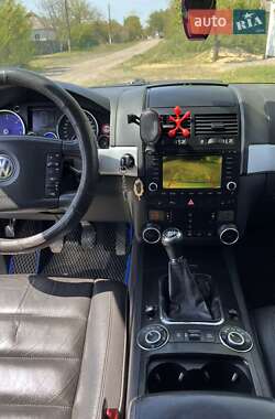 Внедорожник / Кроссовер Volkswagen Touareg 2006 в 