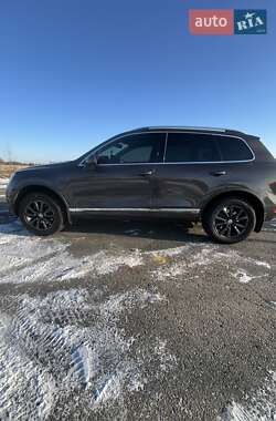 Позашляховик / Кросовер Volkswagen Touareg 2011 в Києві