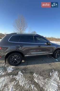 Внедорожник / Кроссовер Volkswagen Touareg 2011 в 