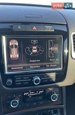 Внедорожник / Кроссовер Volkswagen Touareg 2011 в 