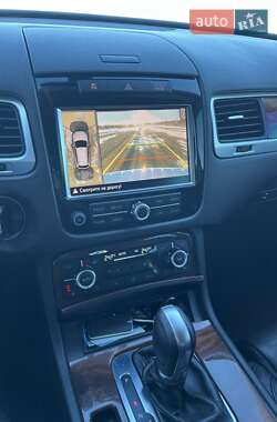 Внедорожник / Кроссовер Volkswagen Touareg 2011 в 