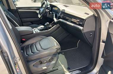 Внедорожник / Кроссовер Volkswagen Touareg 2020 в 