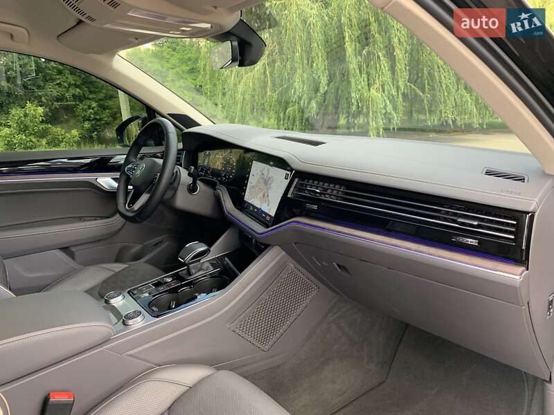 Позашляховик / Кросовер Volkswagen Touareg 2023 в Кривому Розі