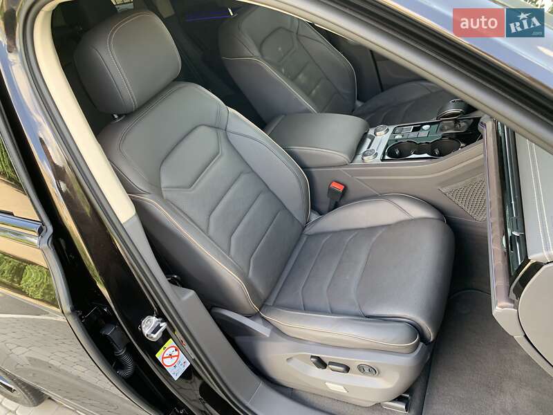 Позашляховик / Кросовер Volkswagen Touareg 2023 в Кривому Розі