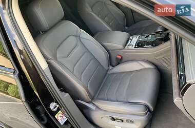 Внедорожник / Кроссовер Volkswagen Touareg 2023 в 