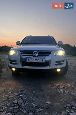 Внедорожник / Кроссовер Volkswagen Touareg 2009 в Сторожинце