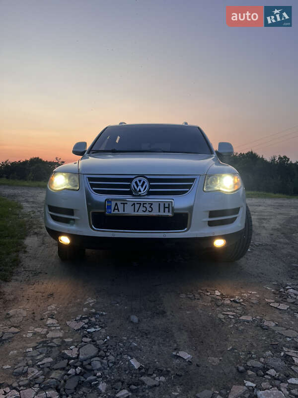 Внедорожник / Кроссовер Volkswagen Touareg 2009 в 
