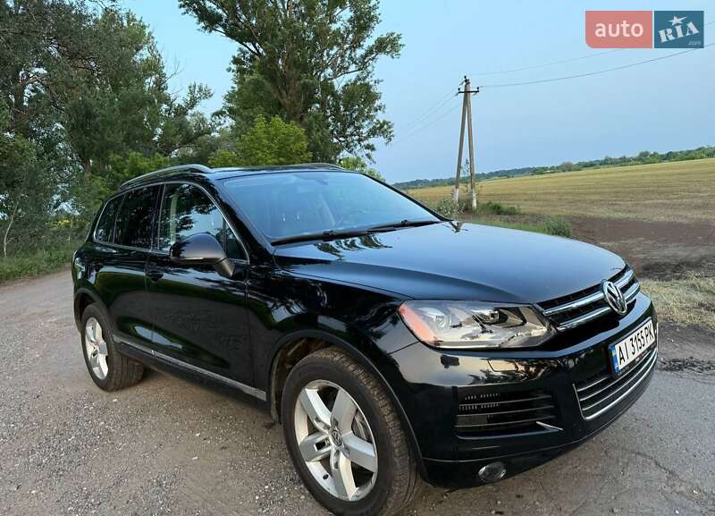 Внедорожник / Кроссовер Volkswagen Touareg 2011 в Василькове