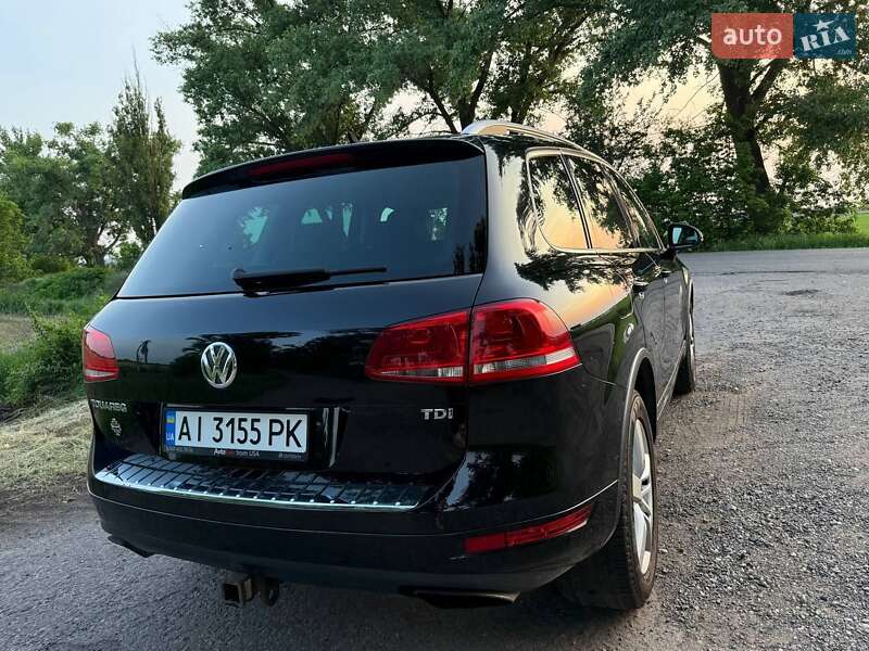 Внедорожник / Кроссовер Volkswagen Touareg 2011 в Василькове