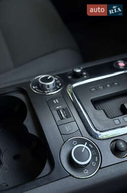 Позашляховик / Кросовер Volkswagen Touareg 2007 в 