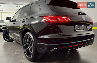 Позашляховик / Кросовер Volkswagen Touareg 2022 в 