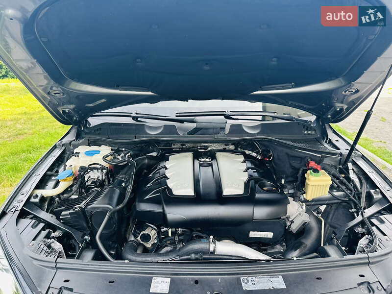 Внедорожник / Кроссовер Volkswagen Touareg 2011 в Тульчине