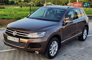 Внедорожник / Кроссовер Volkswagen Touareg 2012 в 