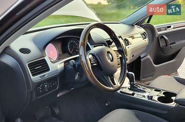 Внедорожник / Кроссовер Volkswagen Touareg 2012 в 