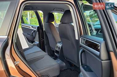 Внедорожник / Кроссовер Volkswagen Touareg 2012 в 