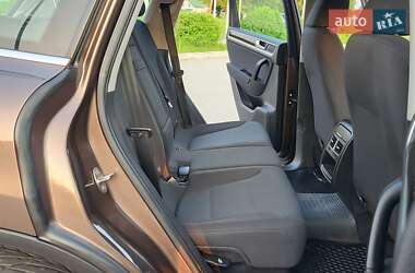 Внедорожник / Кроссовер Volkswagen Touareg 2012 в 