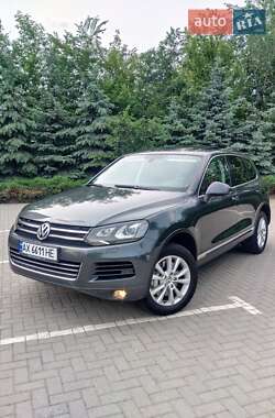Позашляховик / Кросовер Volkswagen Touareg 2012 в  фото 2 Позашляховик / Кросовер Volkswagen Touareg 2012 в