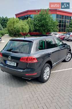Позашляховик / Кросовер Volkswagen Touareg 2012 в  фото 12 Позашляховик / Кросовер Volkswagen Touareg 2012 в