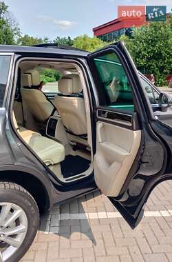 Позашляховик / Кросовер Volkswagen Touareg 2012 в  фото 30 Позашляховик / Кросовер Volkswagen Touareg 2012 в