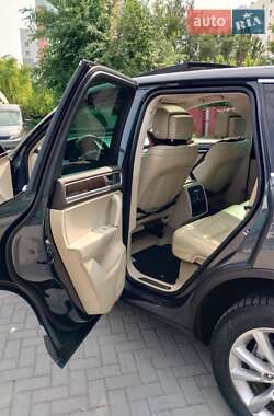 Позашляховик / Кросовер Volkswagen Touareg 2012 в  фото 23 Позашляховик / Кросовер Volkswagen Touareg 2012 в