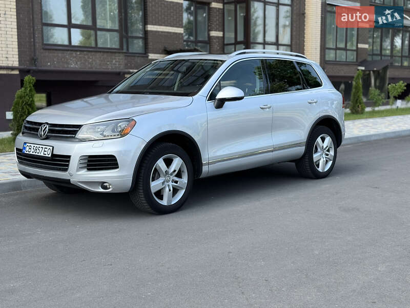 Внедорожник / Кроссовер Volkswagen Touareg 2010 в Чернигове