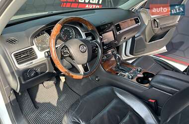 Позашляховик / Кросовер Volkswagen Touareg 2012 в 