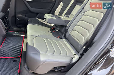 Внедорожник / Кроссовер Volkswagen Touareg 2018 в 