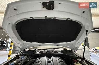 Внедорожник / Кроссовер Volkswagen Touareg 2018 в 