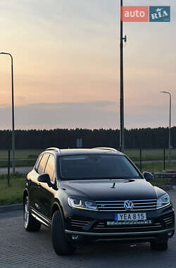 Внедорожник / Кроссовер Volkswagen Touareg 2016 в 