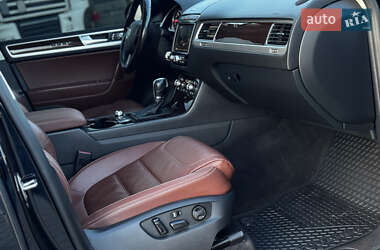Внедорожник / Кроссовер Volkswagen Touareg 2016 в 