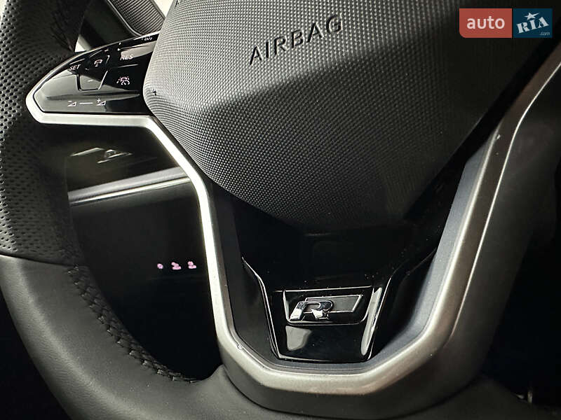 Внедорожник / Кроссовер Volkswagen Touareg 2021 в Казатине