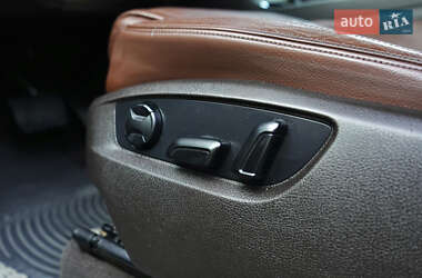Позашляховик / Кросовер Volkswagen Touareg 2011 в 