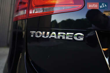 Позашляховик / Кросовер Volkswagen Touareg 2011 в 