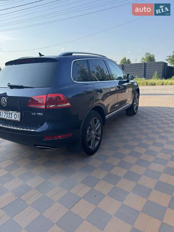 Внедорожник / Кроссовер Volkswagen Touareg 2011 в Ракитном