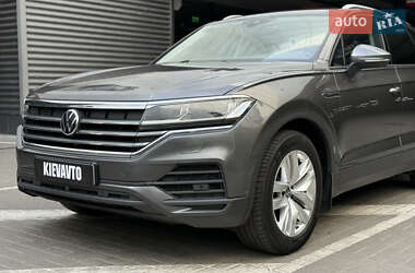 Позашляховик / Кросовер Volkswagen Touareg 2020 в 