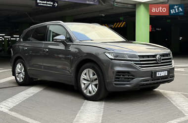 Позашляховик / Кросовер Volkswagen Touareg 2020 в 
