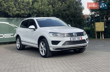 Позашляховик / Кросовер Volkswagen Touareg 2017 в Чернівцях