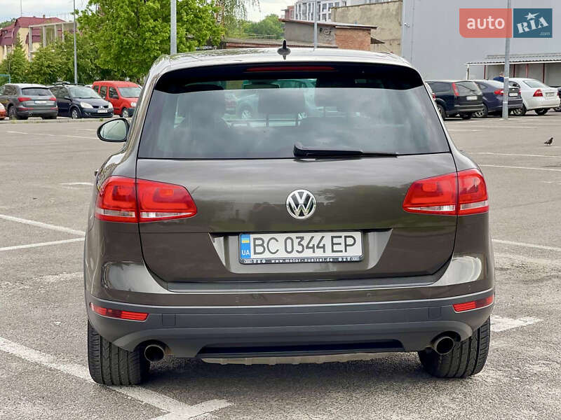 Позашляховик / Кросовер Volkswagen Touareg 2016 в Львові