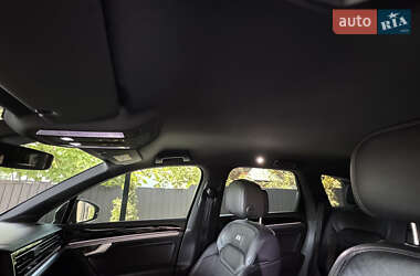 Внедорожник / Кроссовер Volkswagen Touareg 2019 в 