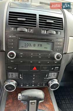Внедорожник / Кроссовер Volkswagen Touareg 2008 в 