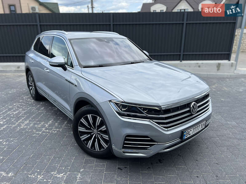 Внедорожник / Кроссовер Volkswagen Touareg 2018 в Львове