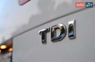 Внедорожник / Кроссовер Volkswagen Touareg 2012 в 