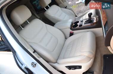 Внедорожник / Кроссовер Volkswagen Touareg 2012 в 