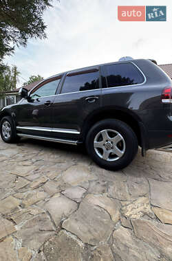 Внедорожник / Кроссовер Volkswagen Touareg 2007 в 