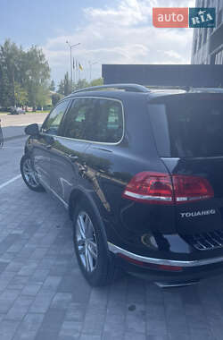 Внедорожник / Кроссовер Volkswagen Touareg 2014 в 